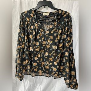 Women's Puff Long Sleeve V-Neck Floral Blouse - Universal Threads